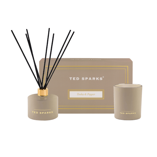 Gift sets - Verras je klanten met een luxe gift set, gevuld met de lekkerste geurkaarsen en diffusers.